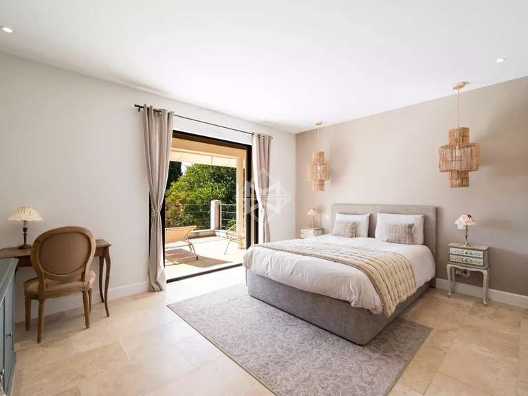 Maison Roquefort-les-Pins - 9 chambres - 407m²