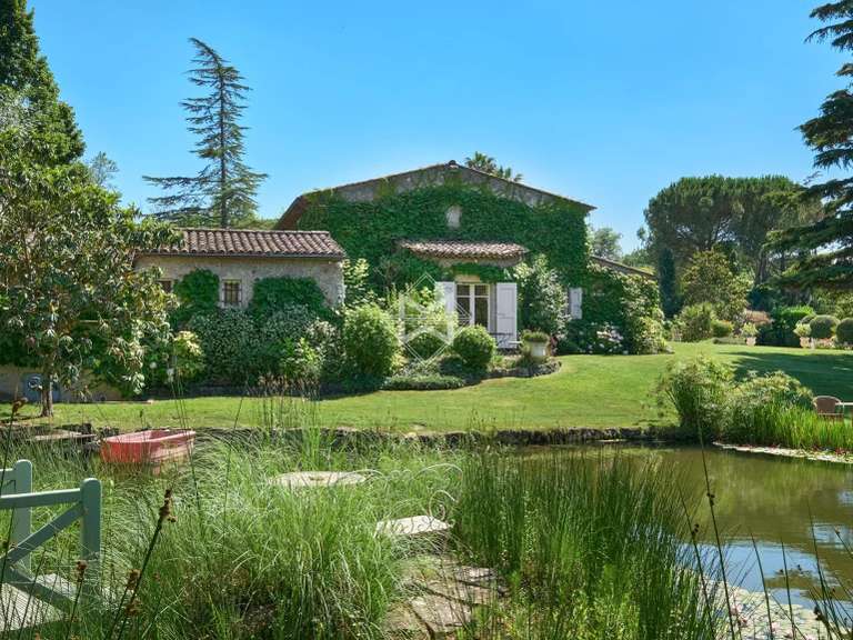 Maison Châteauneuf-Grasse - 6 chambres - 363m²