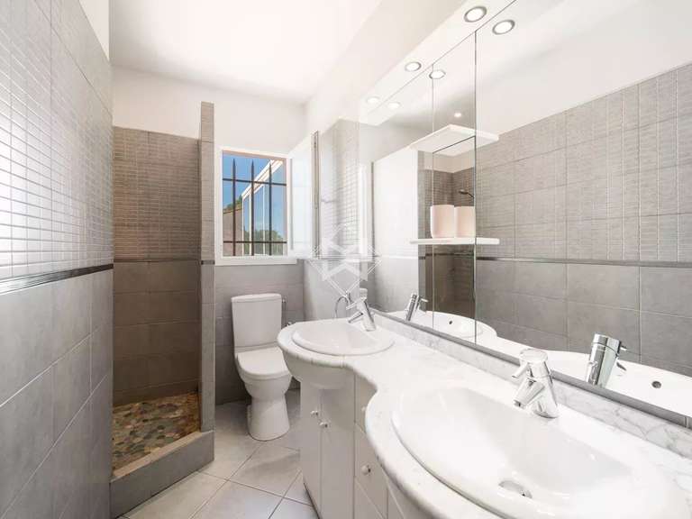 House Cabris - 5 bedrooms - 294m²