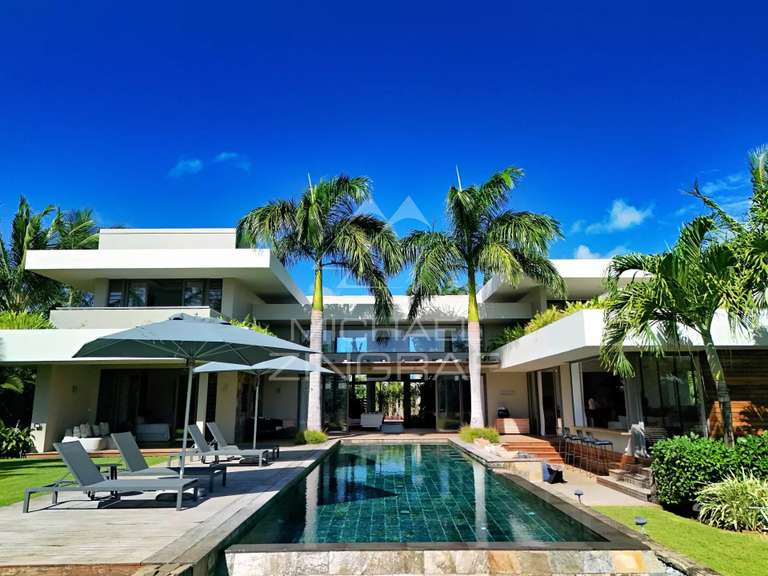 Maison Larchamp - 4 chambres - 670m²