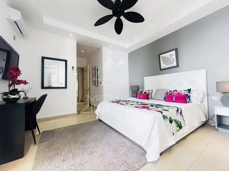 Maison Vergèze - 4 chambres - 260m²