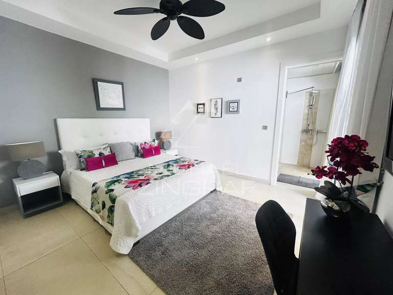 Maison Vergèze - 4 chambres - 260m²