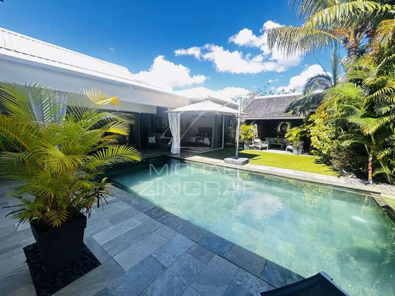 Maison Vergèze - 4 chambres - 260m²