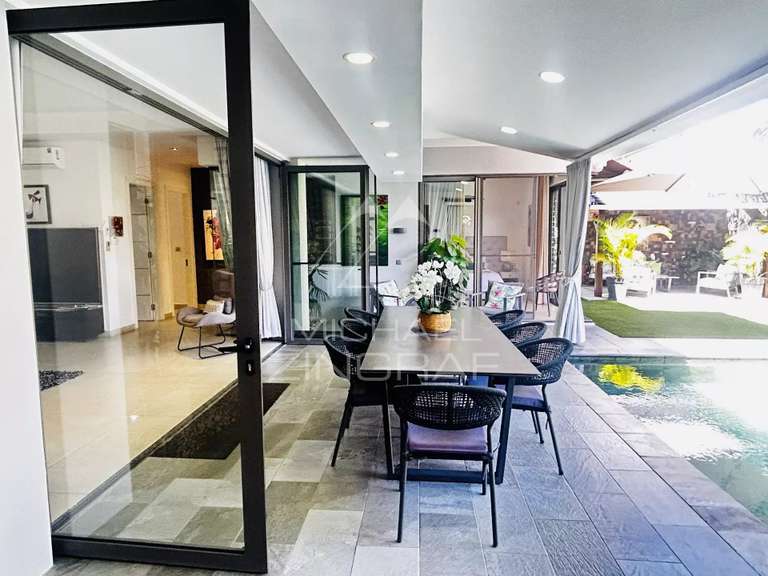Maison Vergèze - 4 chambres - 260m²