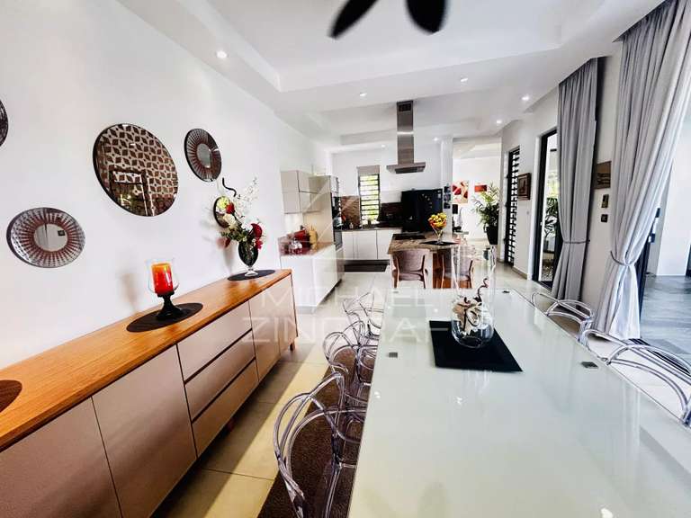 Maison Vergèze - 4 chambres - 260m²