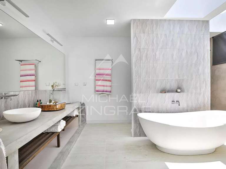 House Auterive - 4 bedrooms - 274m²
