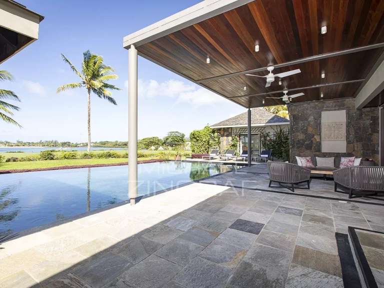 Maison Larchamp - 6 chambres - 466m²