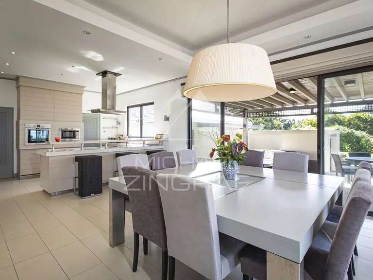Maison Larchamp - 6 chambres - 466m²