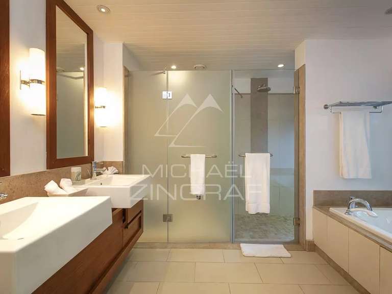 Maison Larchamp - 6 chambres - 466m²