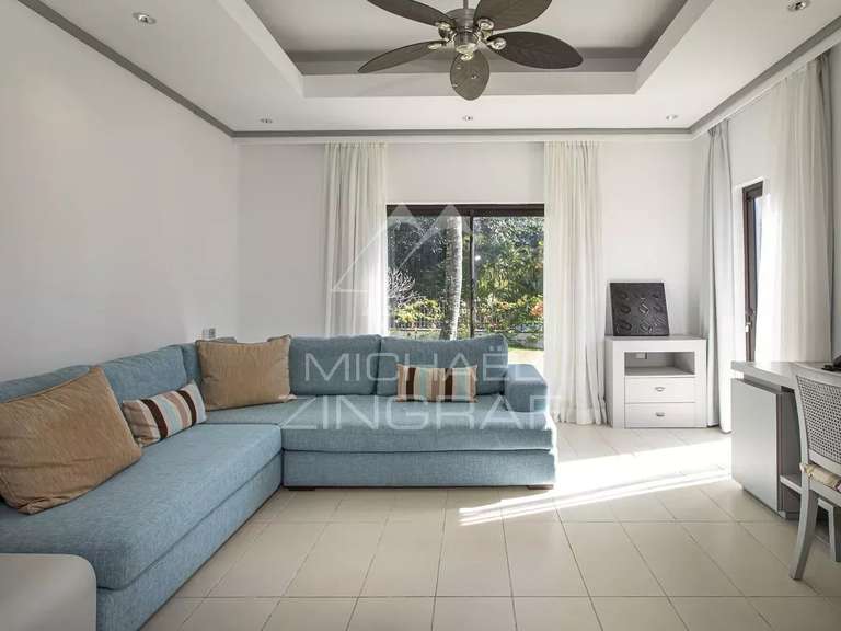 Maison Larchamp - 6 chambres - 466m²