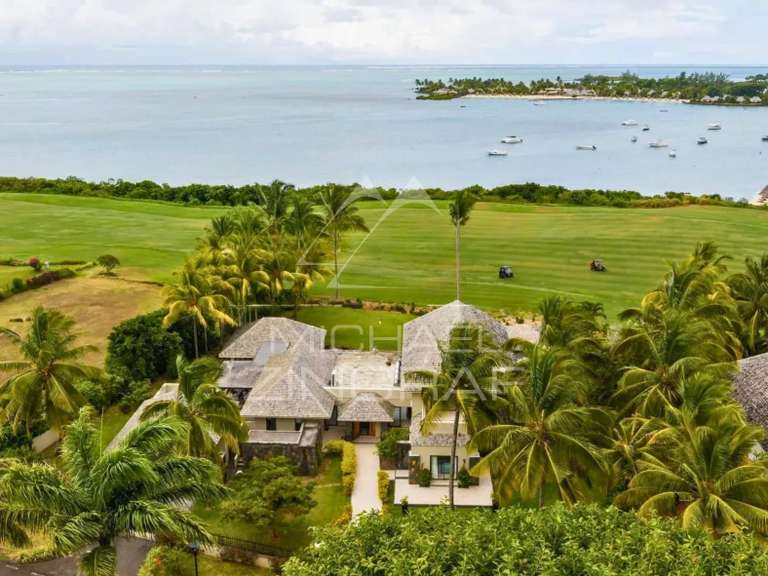 Maison Larchamp - 6 chambres - 466m²