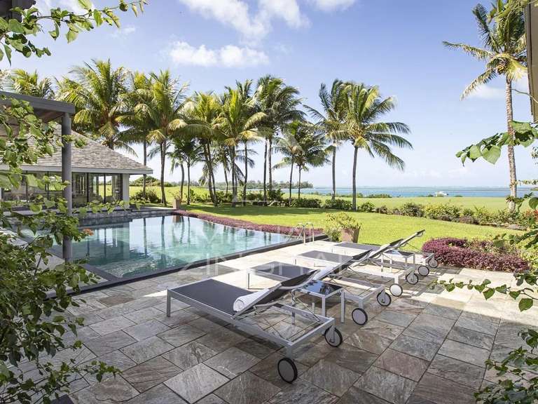 Maison Larchamp - 6 chambres - 466m²
