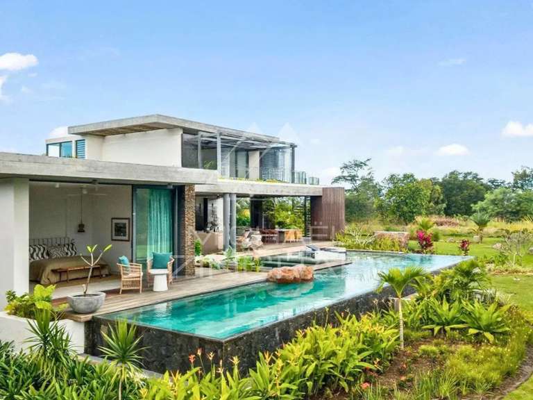 Maison Larchamp - 4 chambres - 664m²