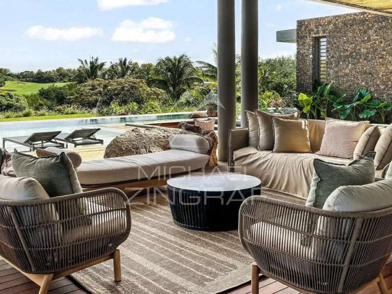 Maison Larchamp - 4 chambres - 664m²