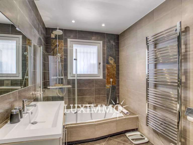 Maison Mougins - 6 chambres - 220m²
