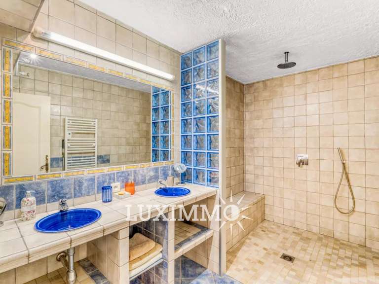 House Mandelieu-la-Napoule - 6 bedrooms - 281m²