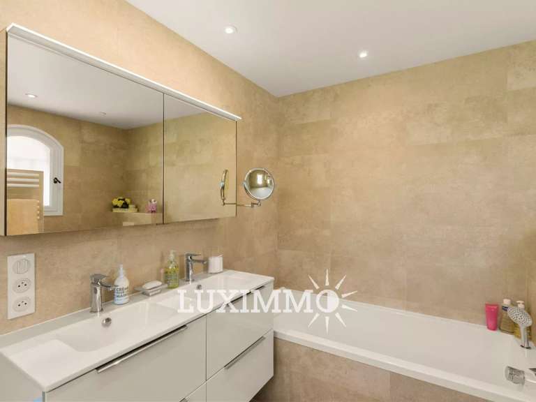 Maison Mougins - 5 chambres - 235m²