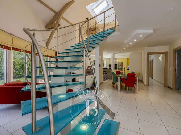Maison Sergy - 4 chambres - 202m²