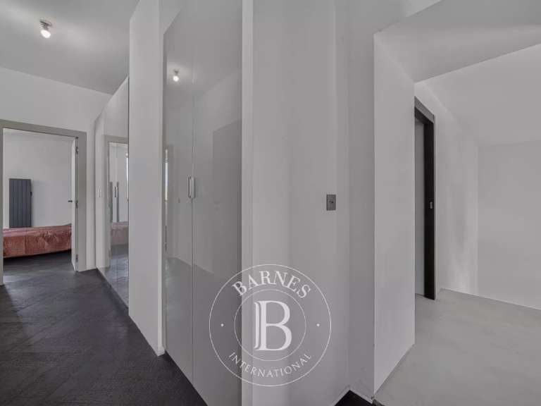 Maison Saint-Julien-en-Genevois - 4 chambres - 391m²