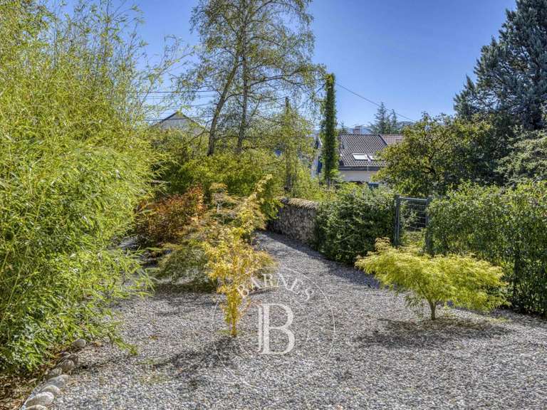House Saint-Julien-en-Genevois - 4 bedrooms - 391m²
