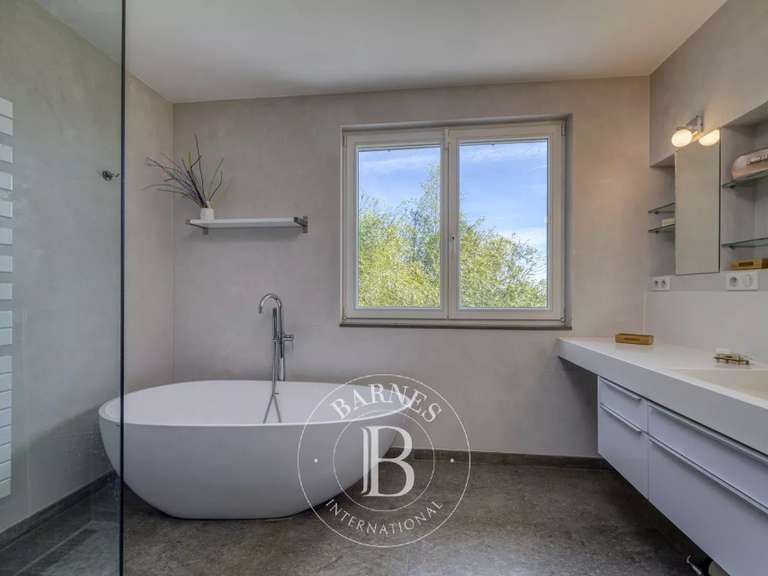 Maison Grilly - 6 chambres - 449m²