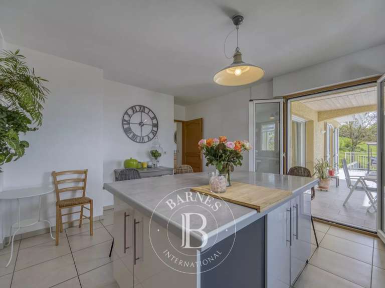 Maison Cranves-Sales - 4 chambres - 220m²