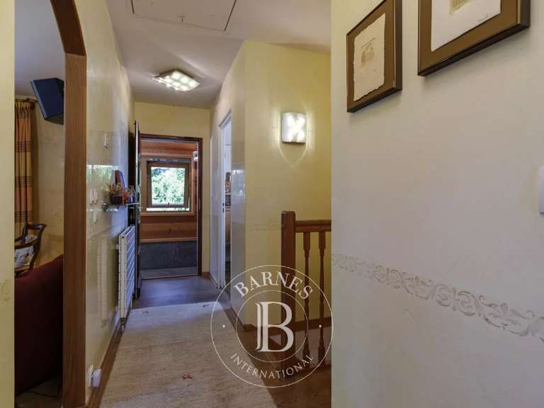 Maison La Roche-sur-Foron - 4 chambres - 185m²