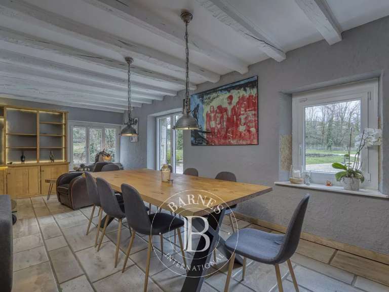 Maison Saint-Genis-Pouilly - 341m²