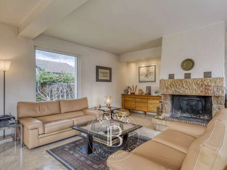 Maison Divonne-les-Bains - 4 chambres - 197m²