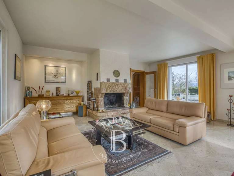 Maison Divonne-les-Bains - 4 chambres - 197m²