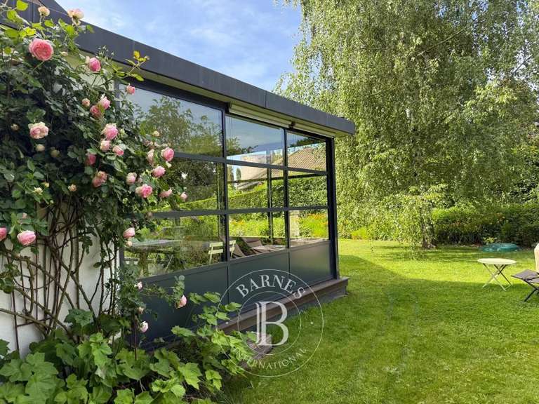 Maison Divonne-les-Bains - 5 chambres - 246m²