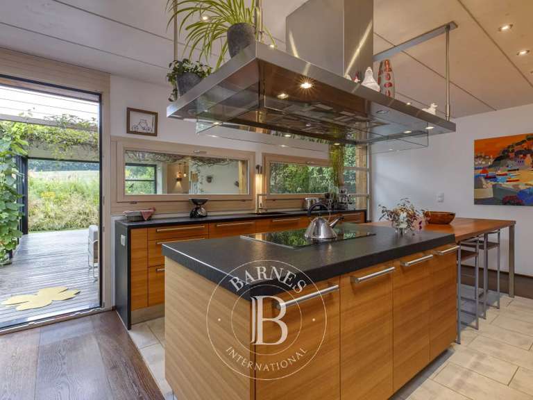 Maison Divonne-les-Bains - 5 chambres - 246m²