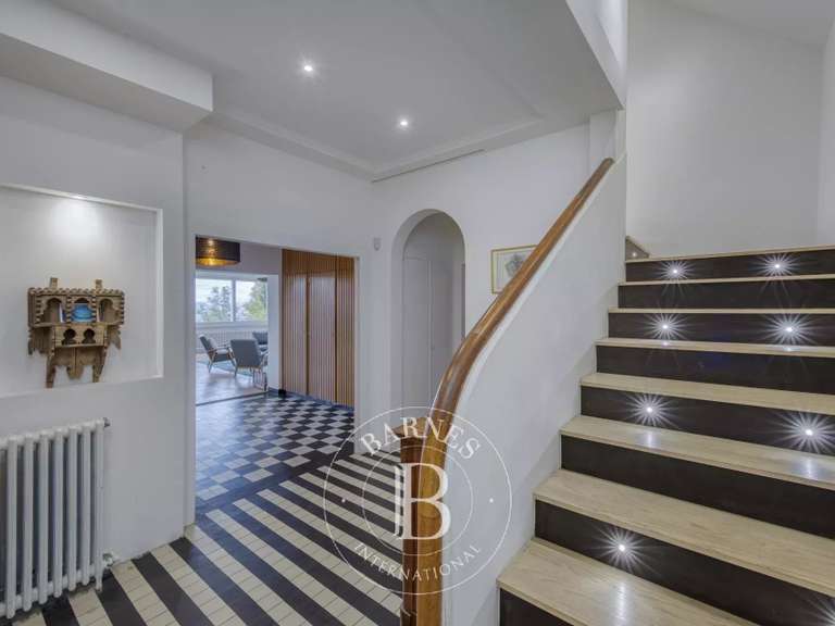 Maison Lucinges - 4 chambres - 248m²