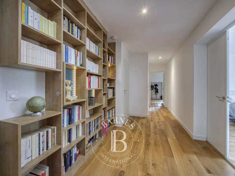 Maison Lucinges - 4 chambres - 248m²