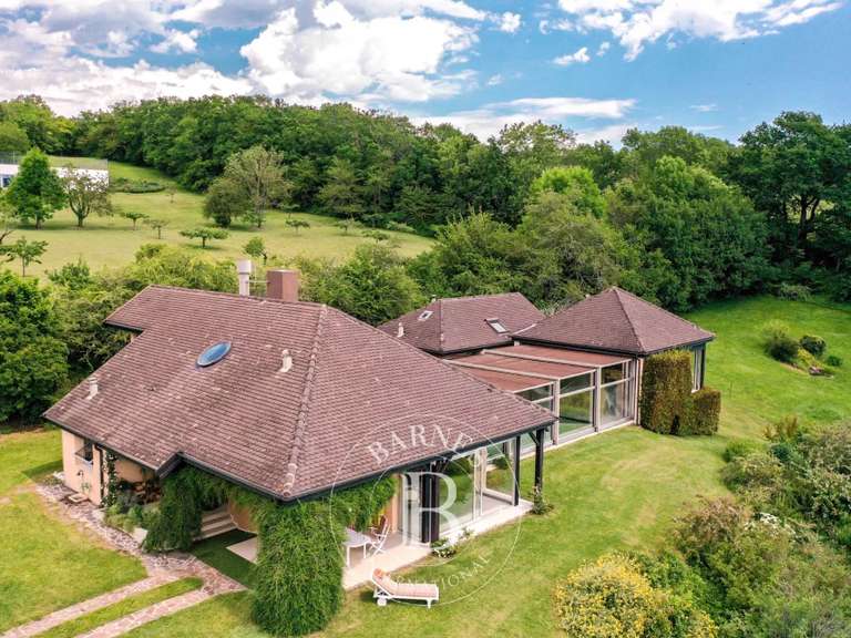 Maison Grilly - 5 chambres - 404m²