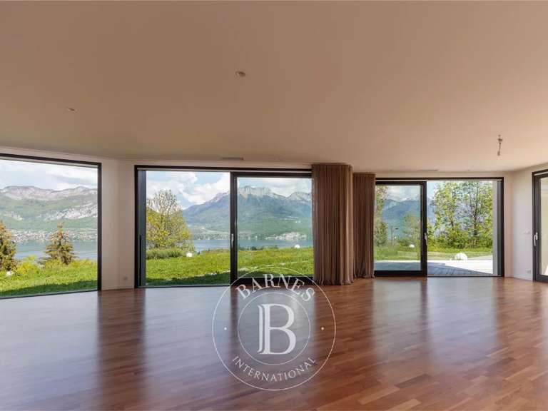 Maison Sévrier - 5 chambres - 330m²