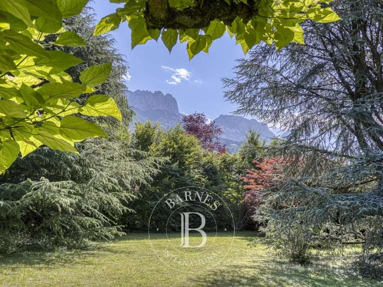 Maison Menthon-Saint-Bernard - 6 chambres - 280m²