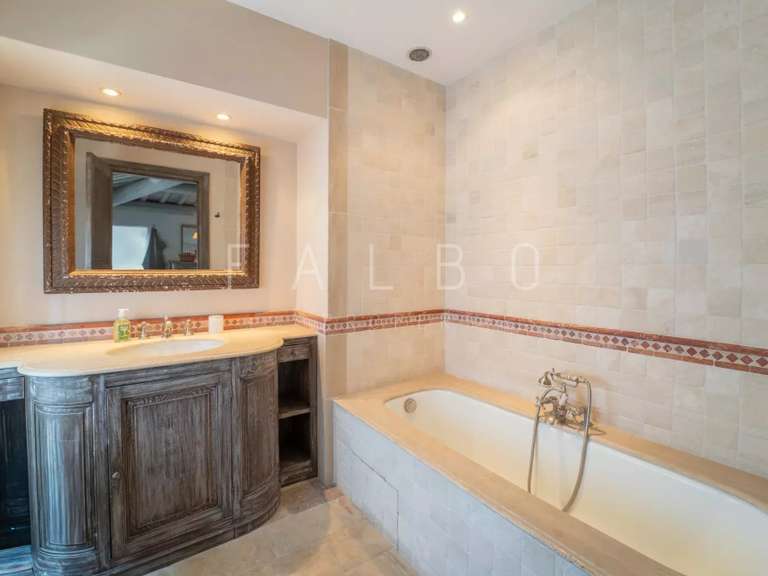 House Uzès - 5 bedrooms - 401m²