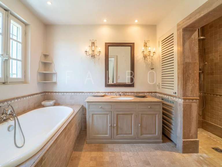 House Uzès - 5 bedrooms - 401m²