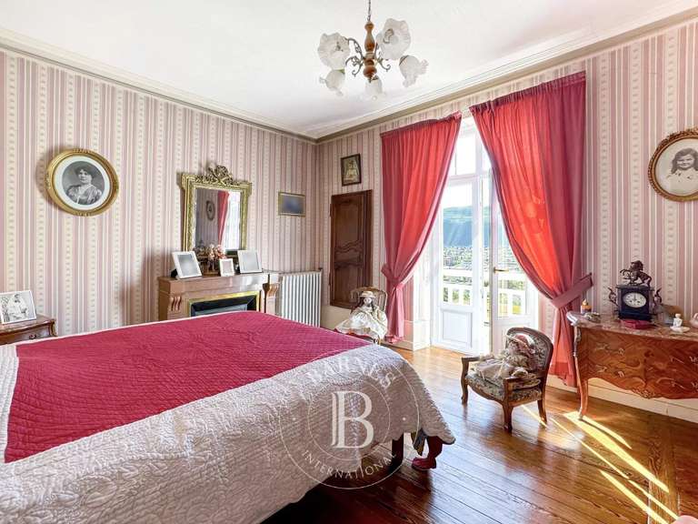 Maison Aix-les-Bains - 4 chambres - 166m²