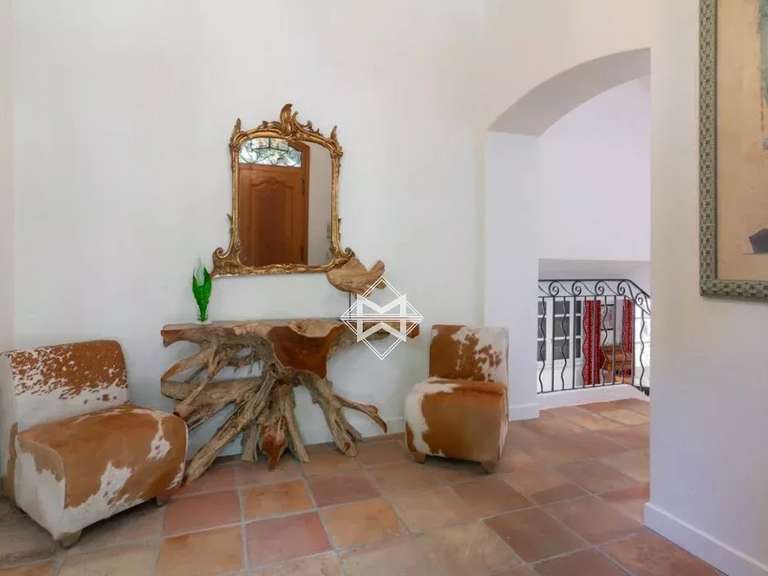 Maison Cap-d-antibes - 5 chambres - 450m²