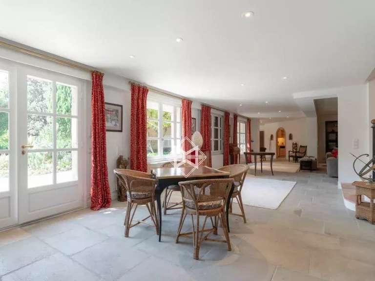 Maison Cap-d-antibes - 5 chambres - 450m²