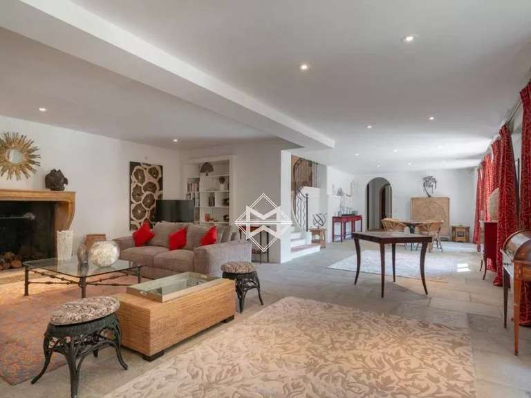 Maison Cap-d-antibes - 5 chambres - 450m²