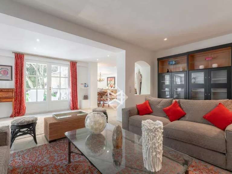 Maison Cap-d-antibes - 5 chambres - 450m²