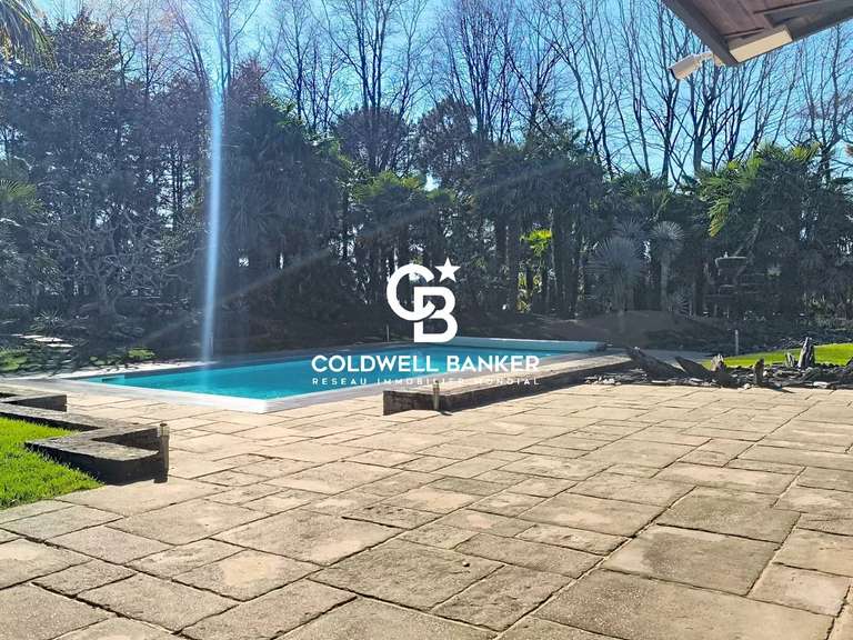 Maison Les Herbiers - 4 chambres - 289m²