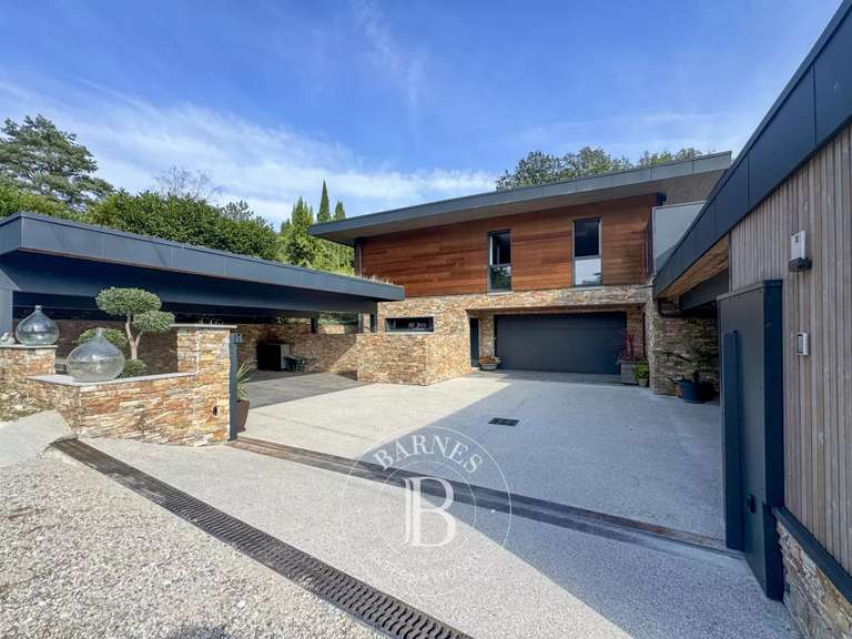 Maison Aix-les-Bains - 5 chambres - 400m²