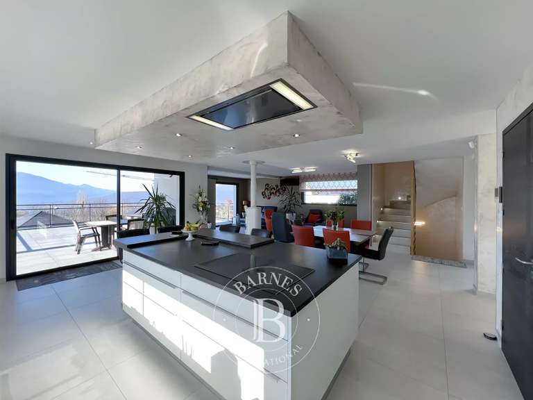 Maison Aix-les-Bains - 4 chambres - 255m²