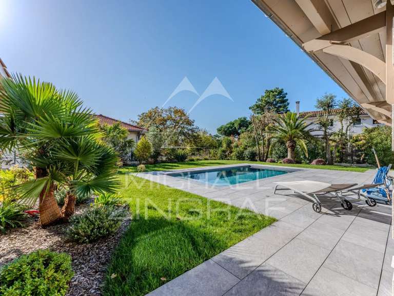 Maison Arcachon - 4 chambres - 208m²