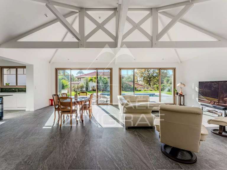 Maison Arcachon - 4 chambres - 208m²