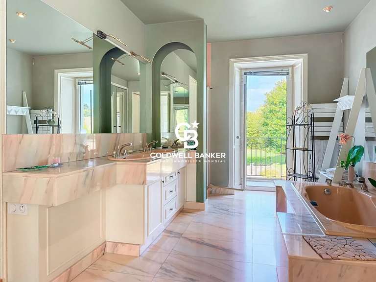 Maison Les Herbiers - 7 chambres - 425m²
